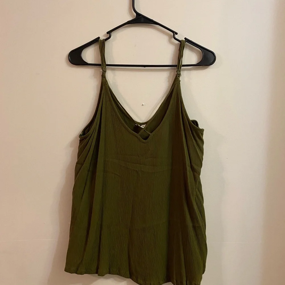 Roxy Tops - Picture 4 of 6